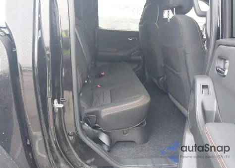 2024 Nissan Frontier Pro-4X 4X4 z USA, uszkodzony, nr VIN 1N6ED1EK7RN657627